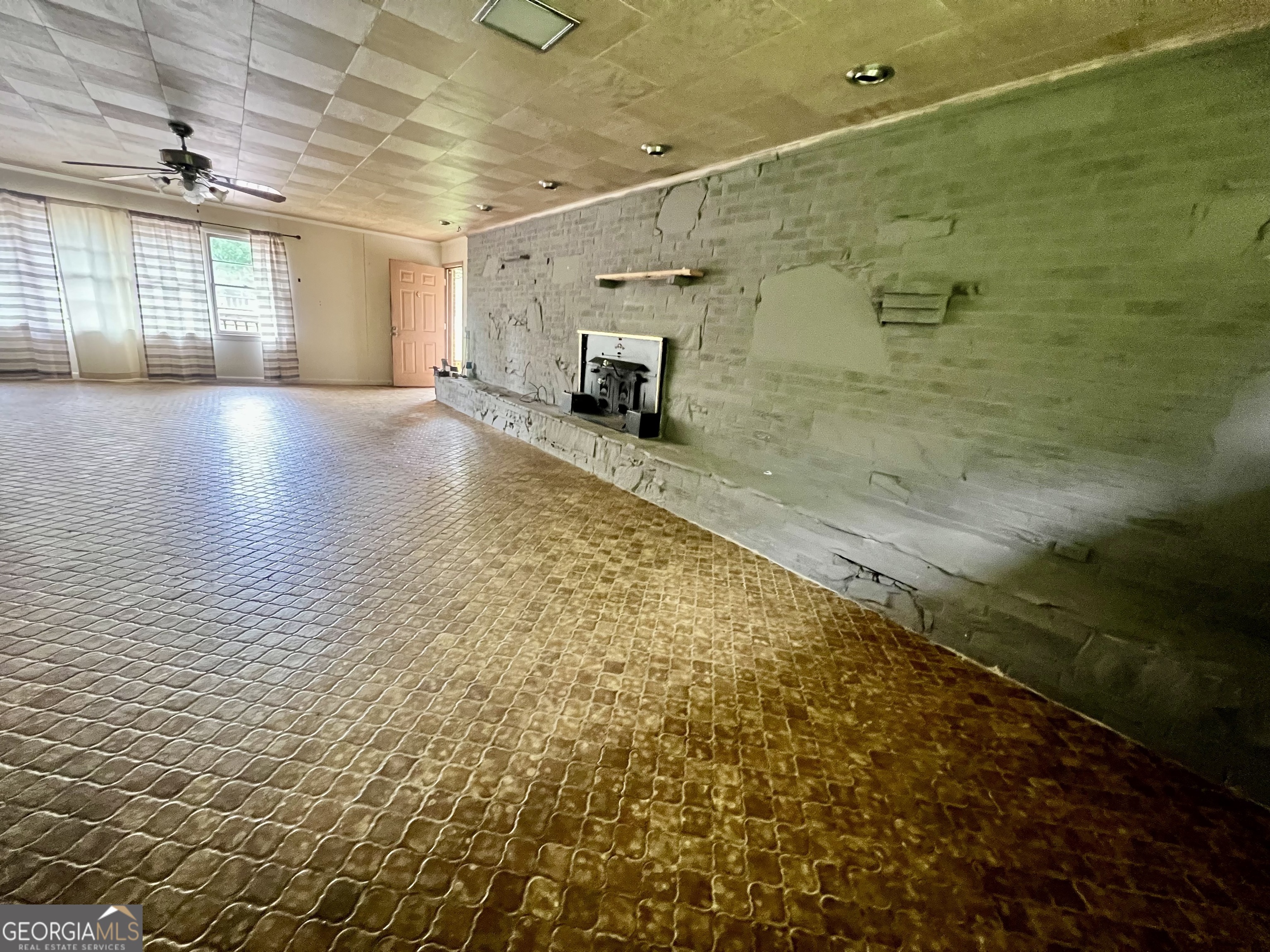 1165 Jaybird Springs Road Chauncey, GA 31011 - Photo 8 of 43 a bathroom with shower