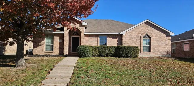 $2,250 | 2120 Stonewood Drive, Lancaster, TX 75134