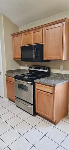 $2,250 | 2120 Stonewood Drive, Lancaster, TX 75134