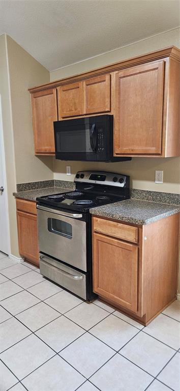 2120 Stonewood Drive Lancaster, TX 75134 - Photo 2 of 16