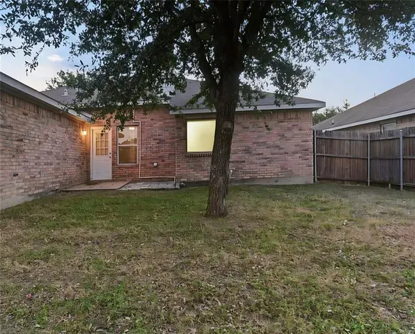 $2,250 | 2120 Stonewood Drive, Lancaster, TX 75134