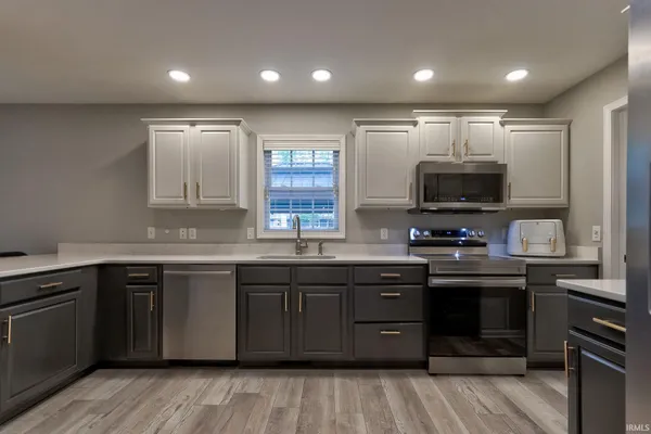 $339,000 | 104 Alexandria Street, Newburgh, IN 47630