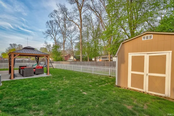 $339,000 | 104 Alexandria Street, Newburgh, IN 47630