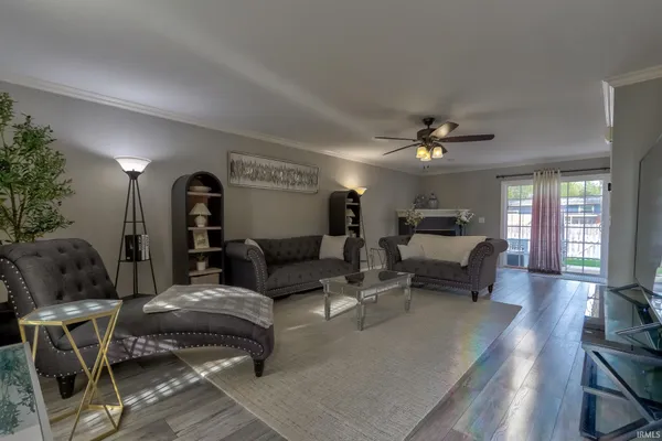 $339,000 | 104 Alexandria Street, Newburgh, IN 47630