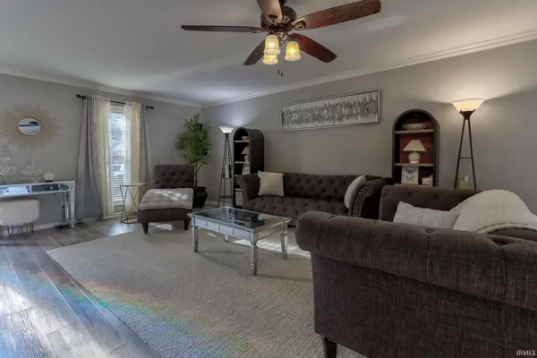 $339,000 | 104 Alexandria Street, Newburgh, IN 47630