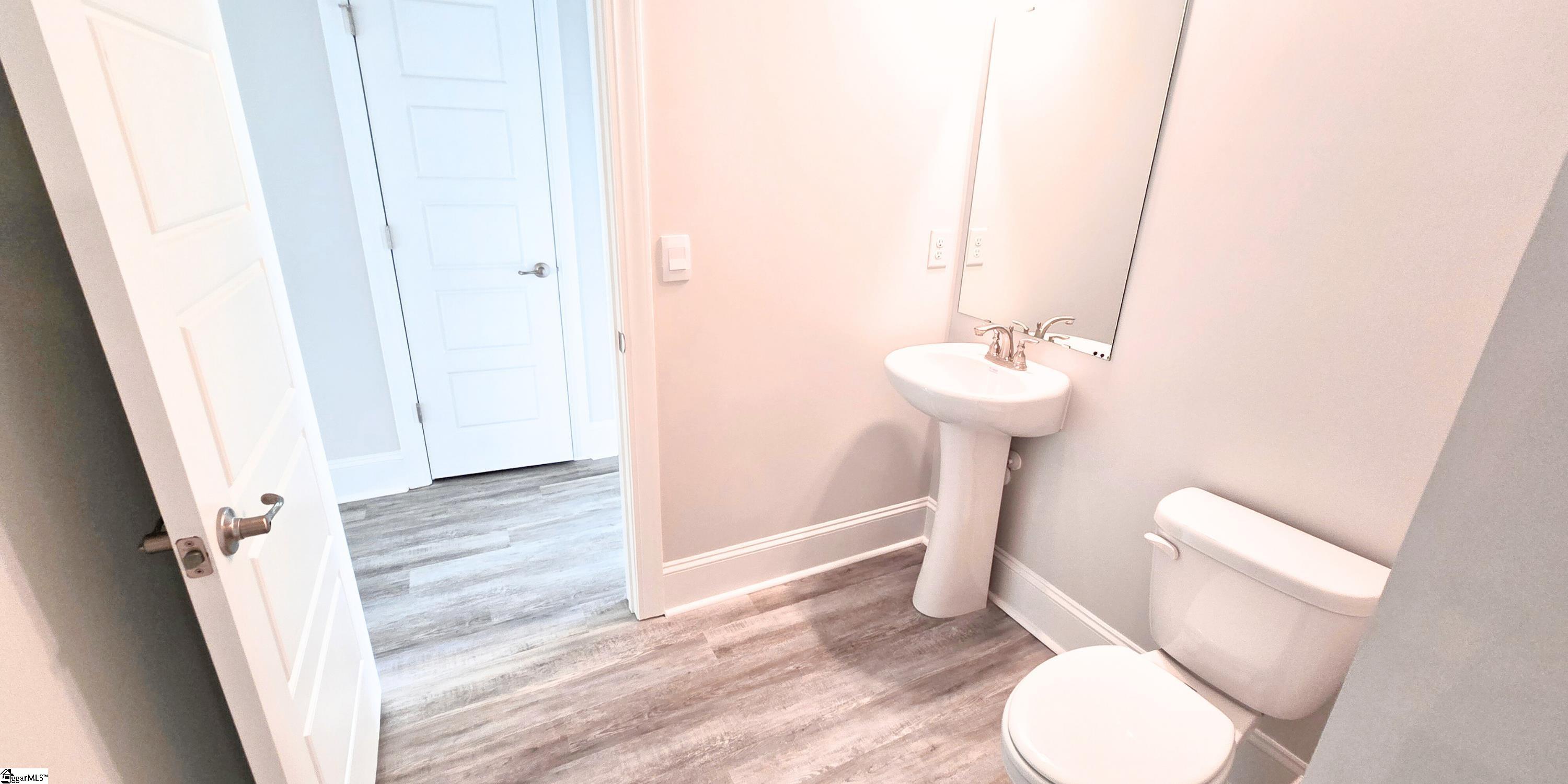 515 Anhinga Road Greenville, SC 29605 - Photo 5 of 31 Gallery Image 5