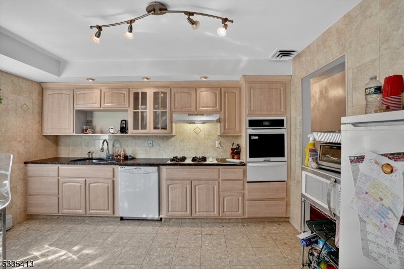 2636 Frederick Terrace Union, NJ 07083 - Photo 13 of 49