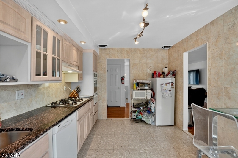 2636 Frederick Terrace Union, NJ 07083 - Photo 15 of 49