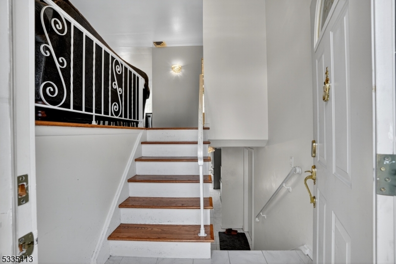 2636 Frederick Terrace Union, NJ 07083 - Photo 25 of 49