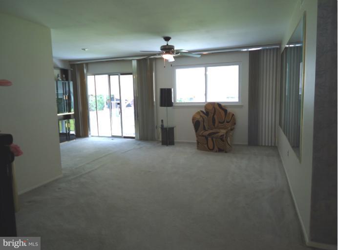 3913 Susanna Road Randallstown, MD 21133 - Photo 7 of 30 Living Room