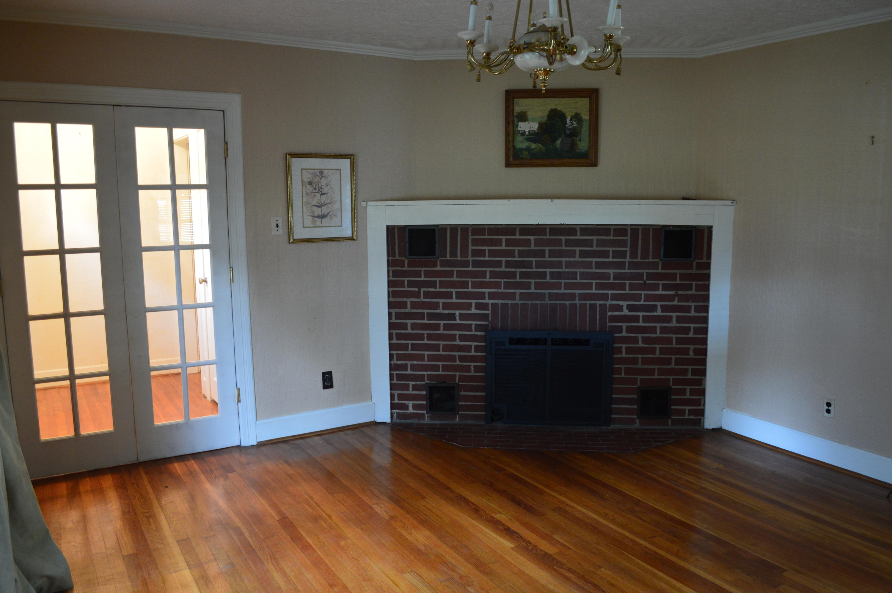 8745 Callands Road Chatham, VA 24531 - Photo 14 of 37 an empty room with windows
