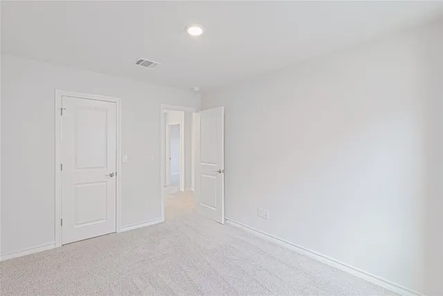 $2,295 | 172 Breccia Trail, Liberty Hill, TX 78642