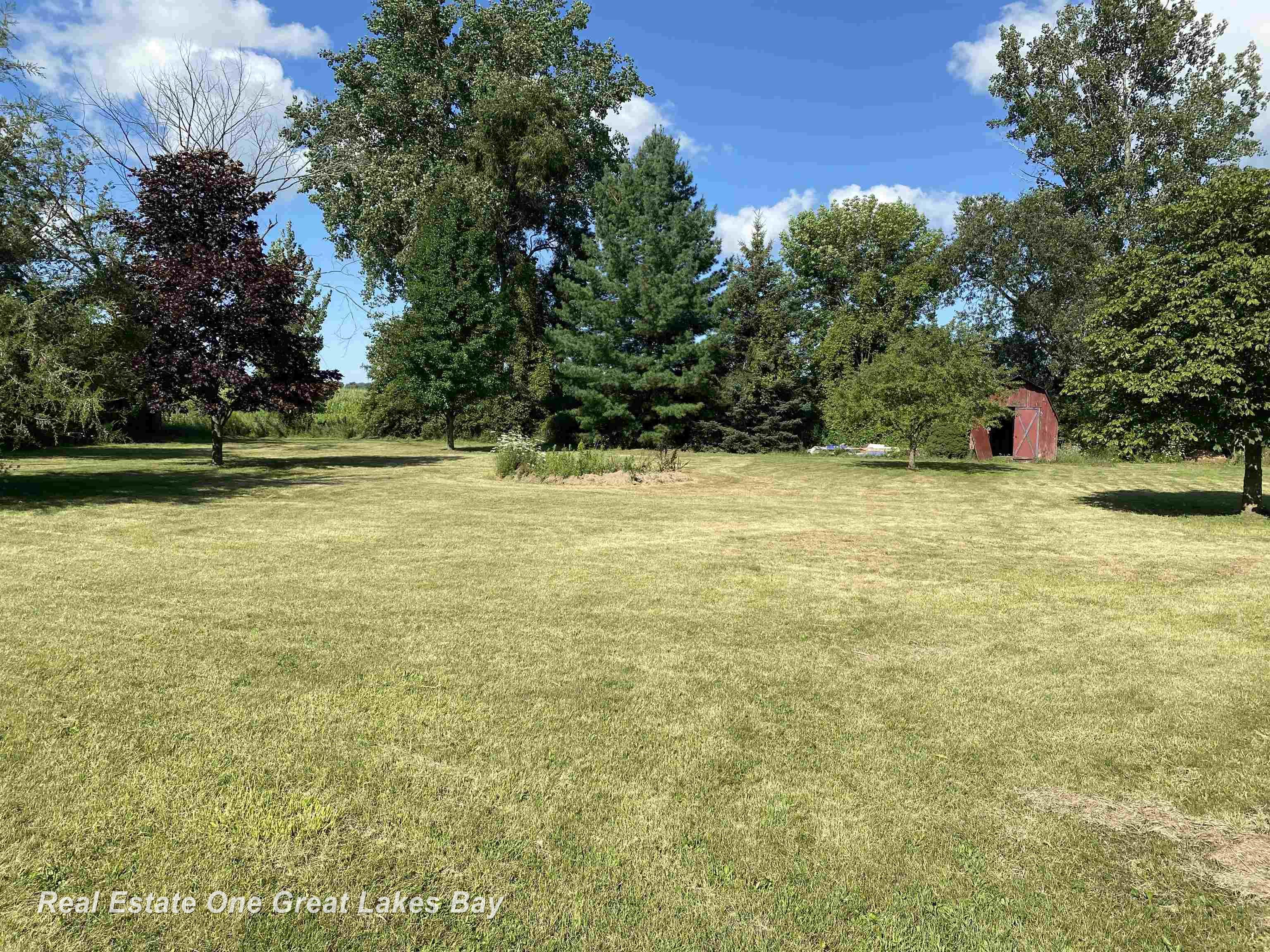 9417 Garfield Road Freeland, MI 48623 - Photo 5 of 27