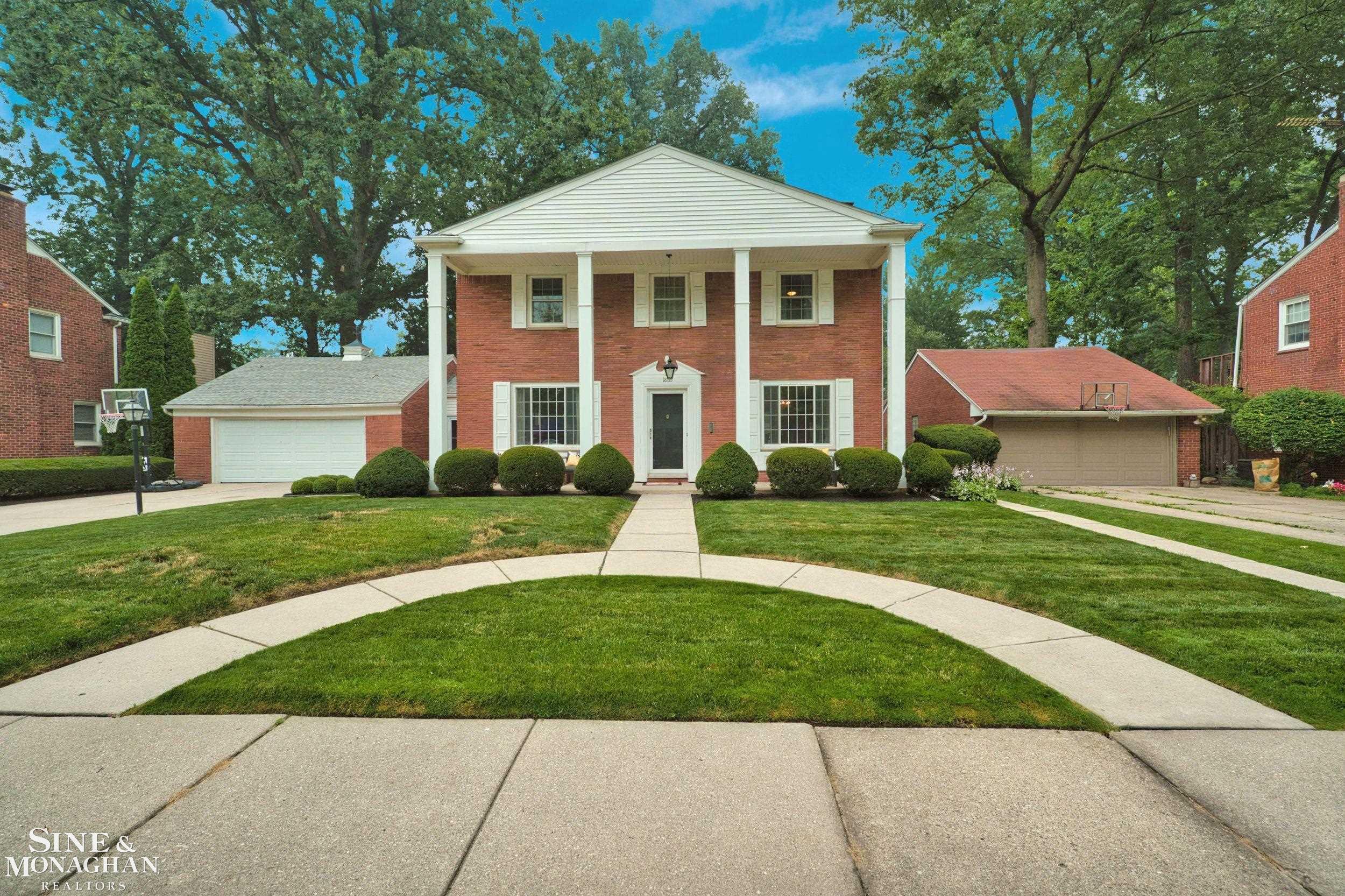 1886 Severn Road Grosse Pointe, MI 48236 - Photo 1 of 38 50147873-e07ff85f-09f8-4ef0-96c1-5b73270144c7.JPG