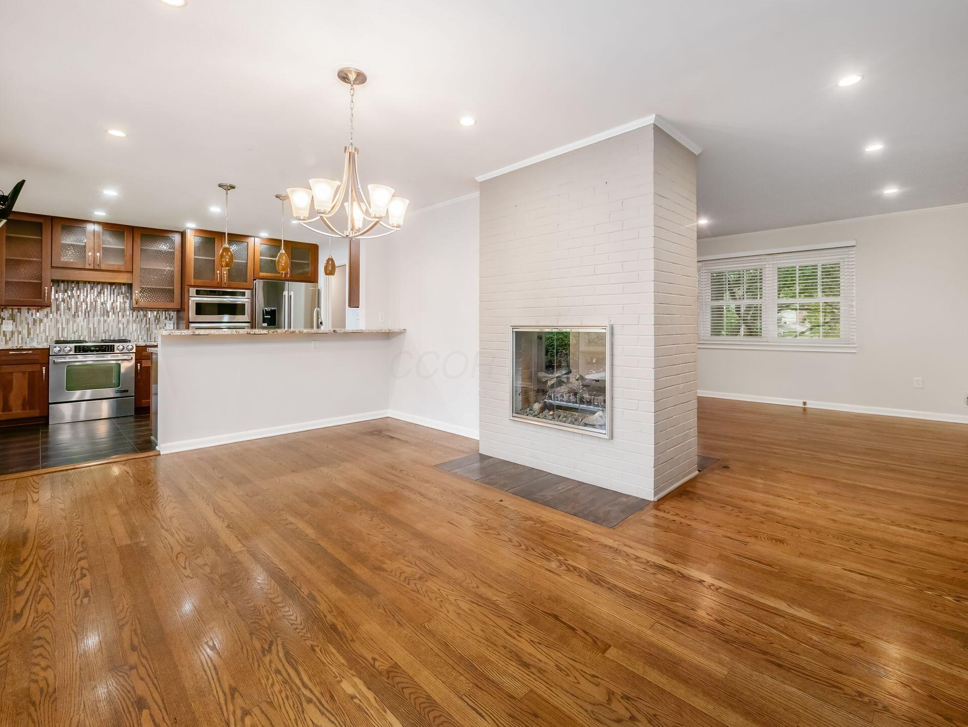 2081 Fishinger Road Upper Arlington, OH 43221 - Photo 12 of 77 013_43b7_N 2081 Fishinger 023