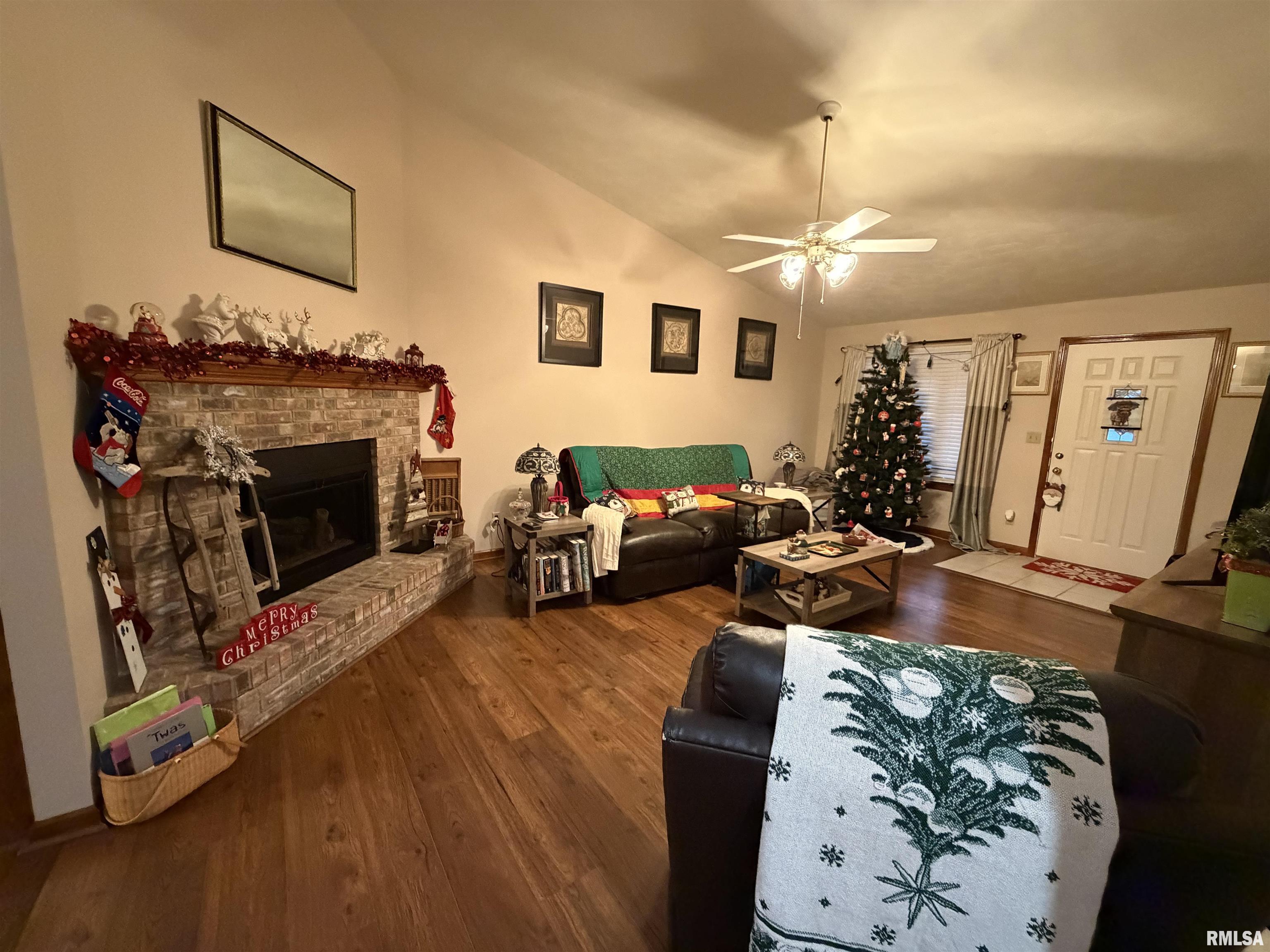 3300 Crystal Lake Drive Springfield, IL 62711 - Photo 2 of 24