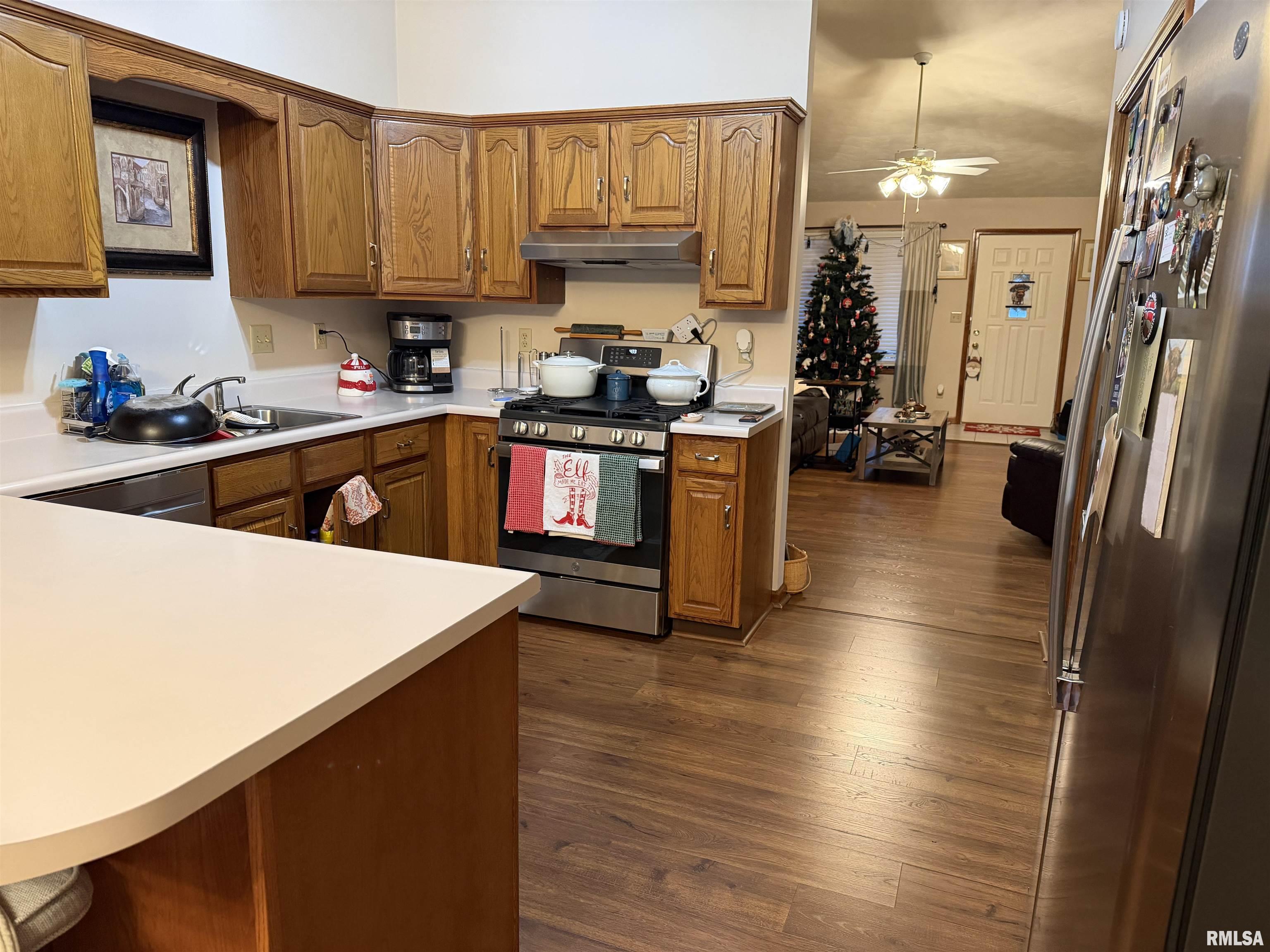 3300 Crystal Lake Drive Springfield, IL 62711 - Photo 3 of 24