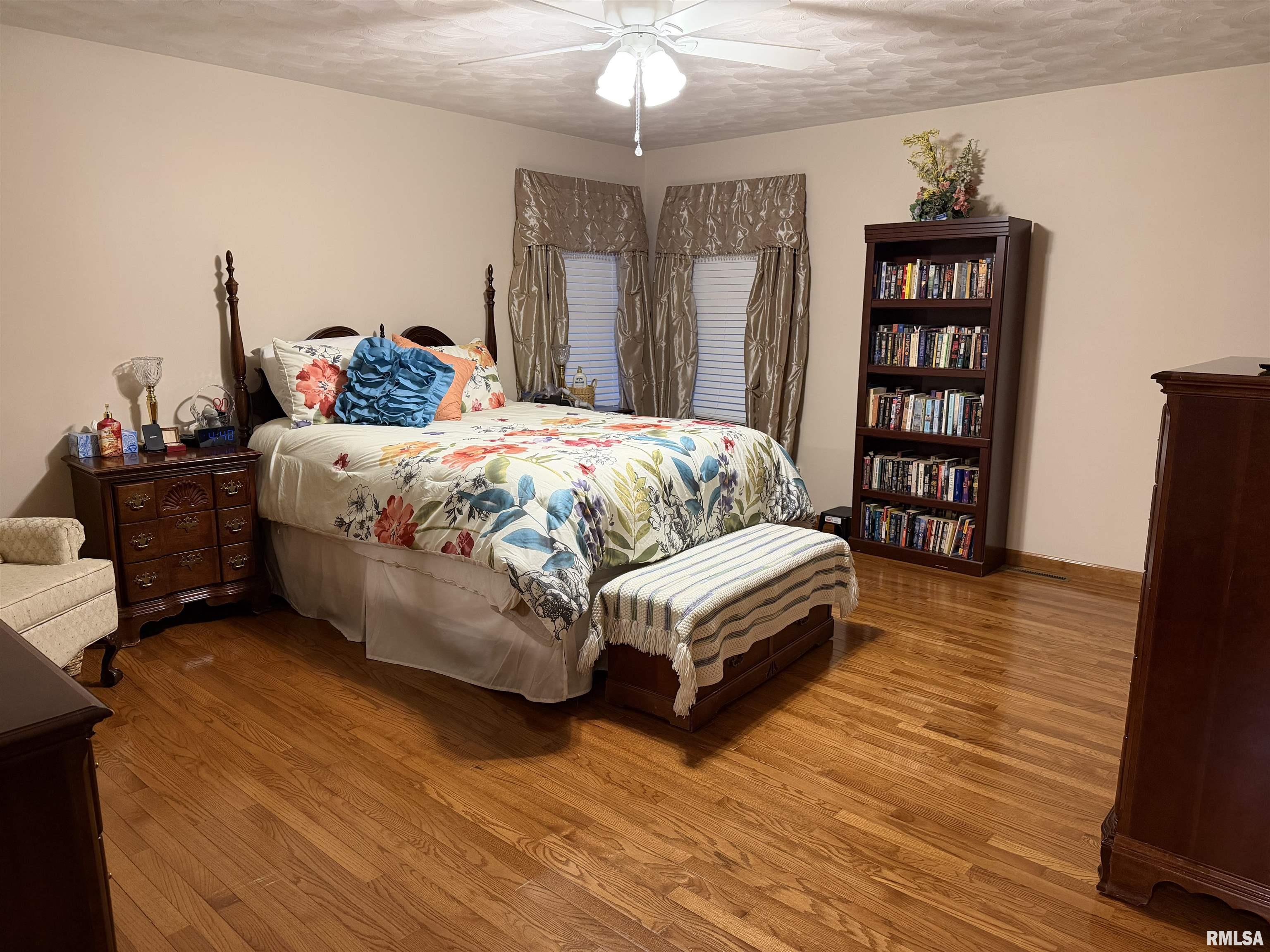 3300 Crystal Lake Drive Springfield, IL 62711 - Photo 4 of 24