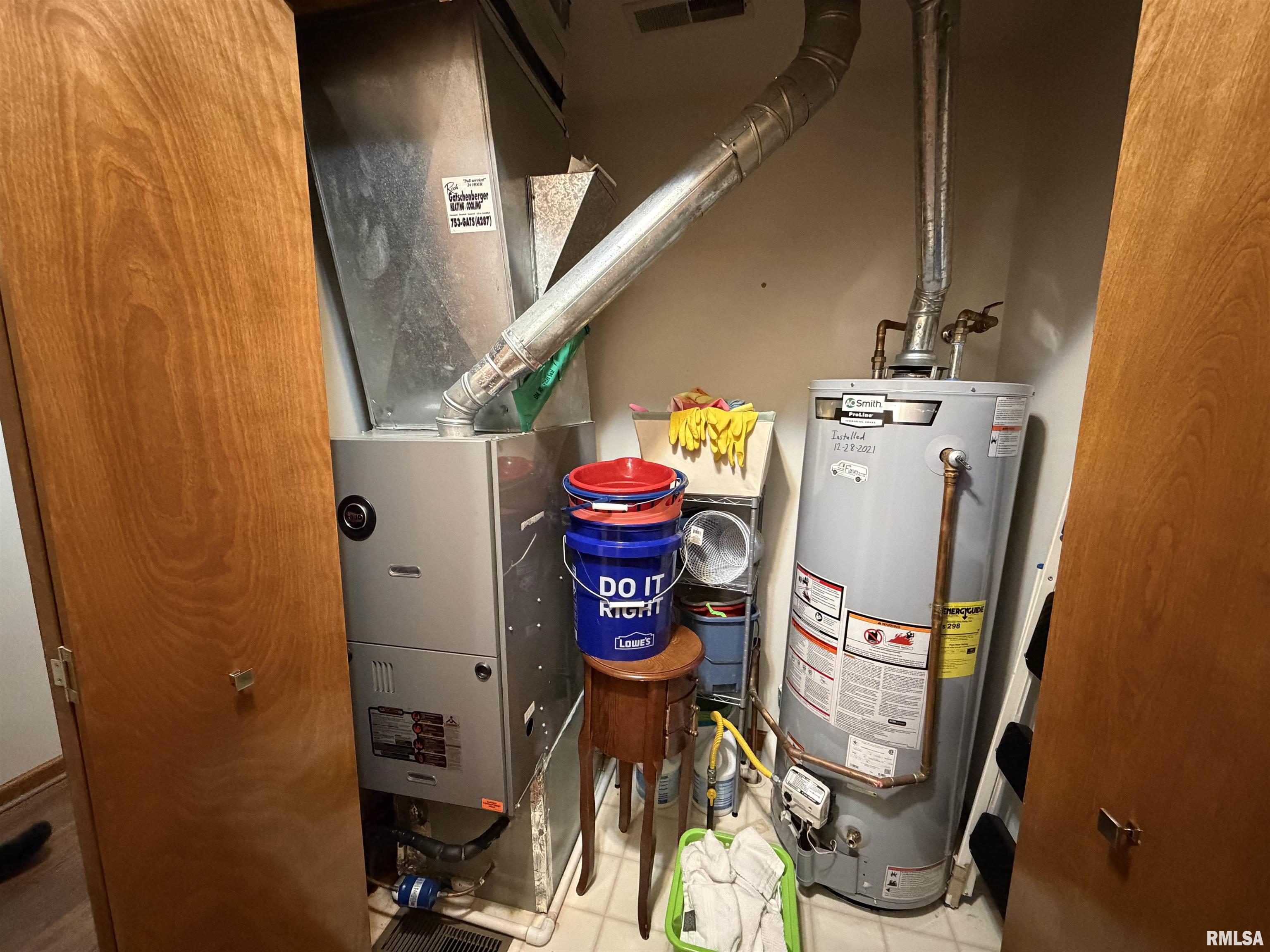 3300 Crystal Lake Drive Springfield, IL 62711 - Photo 7 of 24