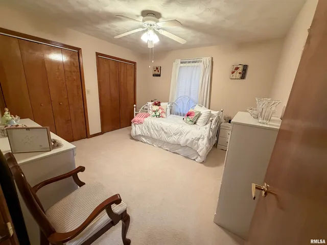 $269,900 | 3300 Crystal Lake Drive, Springfield, IL 62711