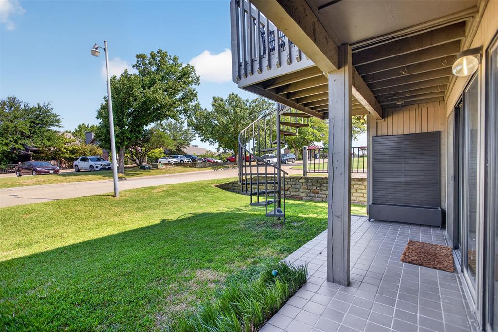1101 Signal Ridge Place Rockwall, TX 75032 - Photo 17 of 20 back patio