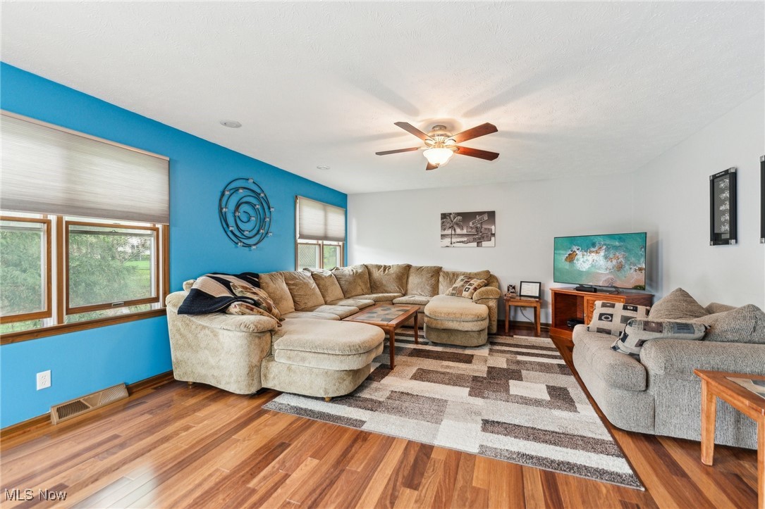 344 Longspur Road Highland Heights, OH 44143 - Photo 3 of 50