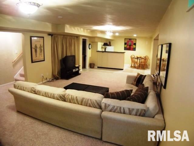 3500 Telegraph Road Davenport, IA 52804 - Photo 8 of 9 Gallery Image 8