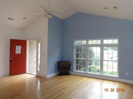 2263 Countryside Road Northwest Roanoke, VA 24017 - Photo 4 of 12 LIVING ROOM