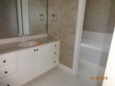 2263 Countryside Road Northwest Roanoke, VA 24017 - Photo 8 of 12 MASTER BATH