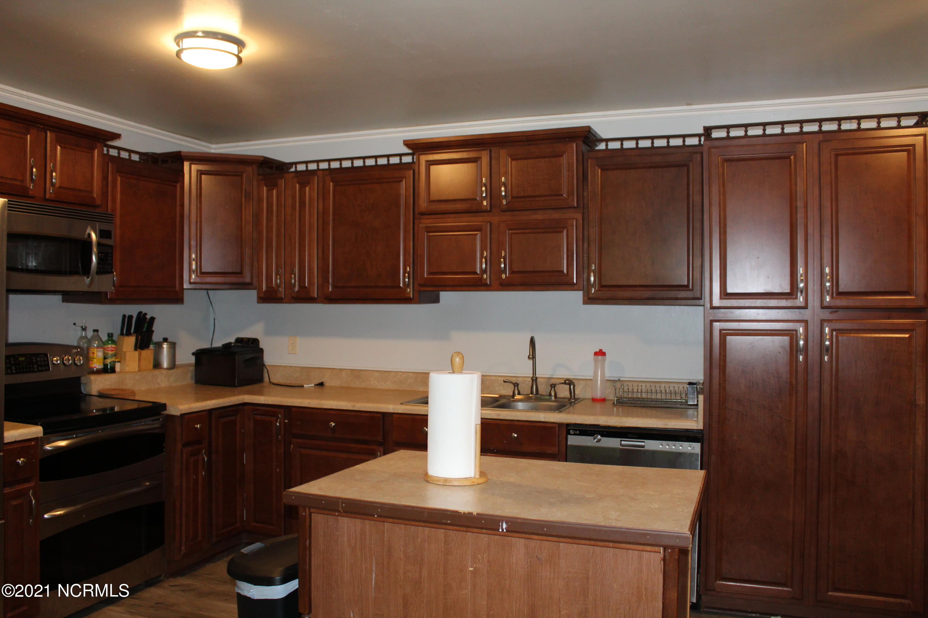 613 Maple Street Jacksonville, NC 28540 - Photo 6 of 22 IMG_3216