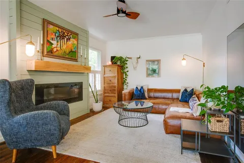 $395,000 | 2627 West 10th Street, Dallas, TX 75211