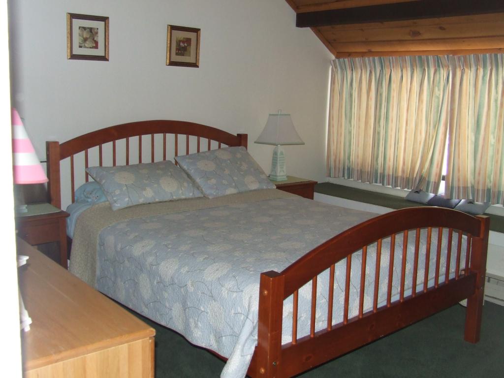 17 Whaleback Road, Unit 1 Lincoln, NH 03251 - Photo 6 of 9