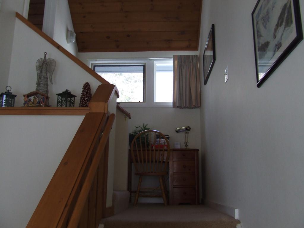 17 Whaleback Road, Unit 1 Lincoln, NH 03251 - Photo 7 of 9