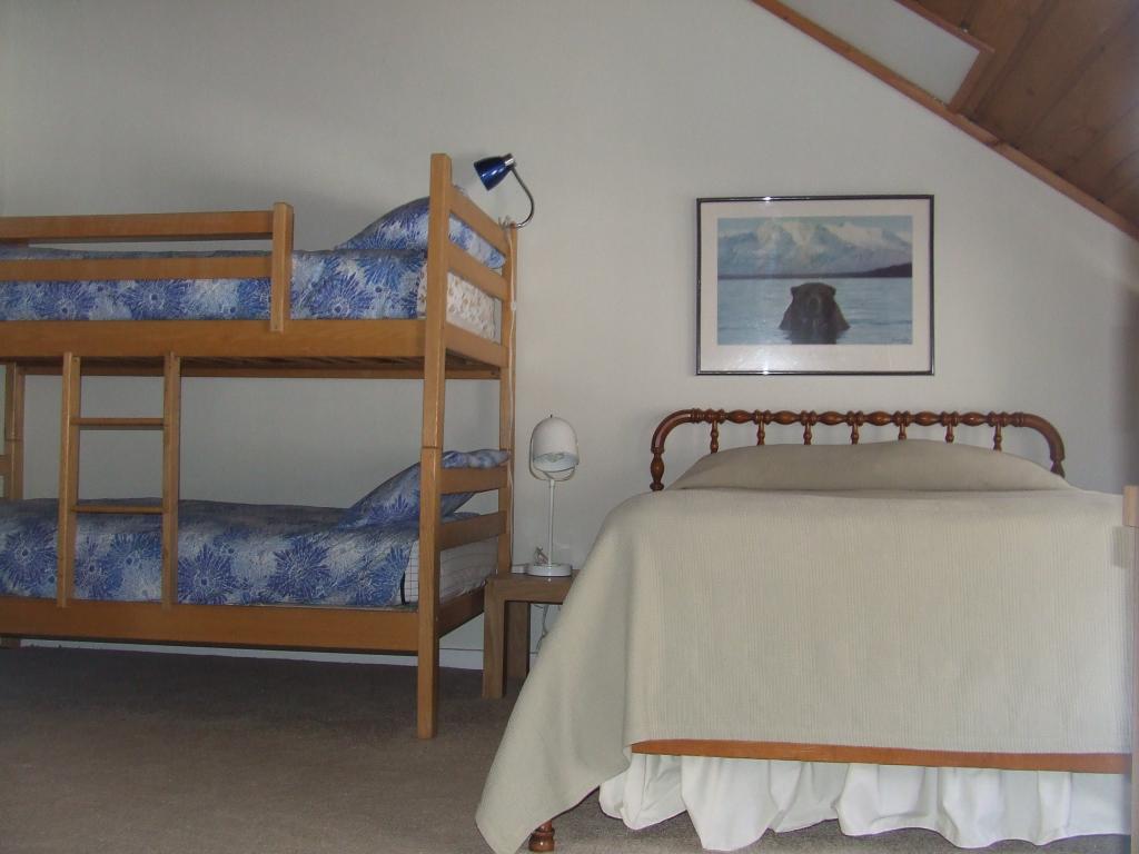 17 Whaleback Road, Unit 1 Lincoln, NH 03251 - Photo 8 of 9