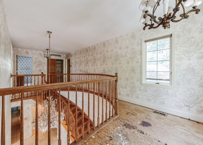 471 Stagecoach Run Glen Ellyn, IL 60137 - Photo 19 of 26 a view of entryway with wooden floor