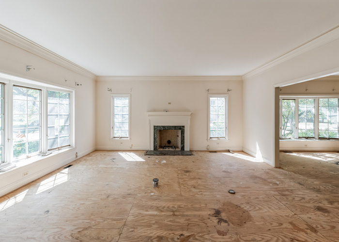 471 Stagecoach Run Glen Ellyn, IL 60137 - Photo 7 of 26 an empty room with windows and fireplace