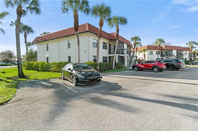 $214,900 | 4363 27th Court Southwest, Unit 2103, Naples, FL 34116