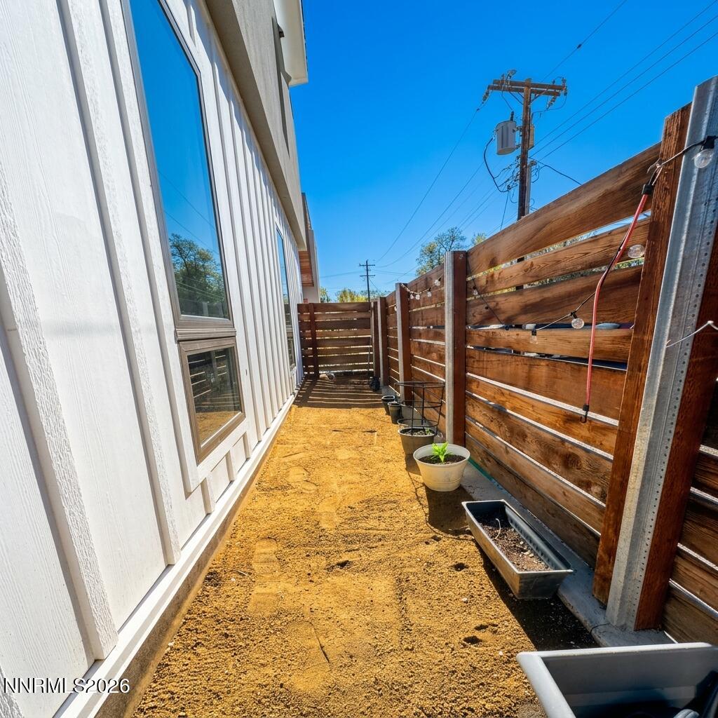 163 Martin Street Reno, NV 89509 - Photo 6 of 30 yard1