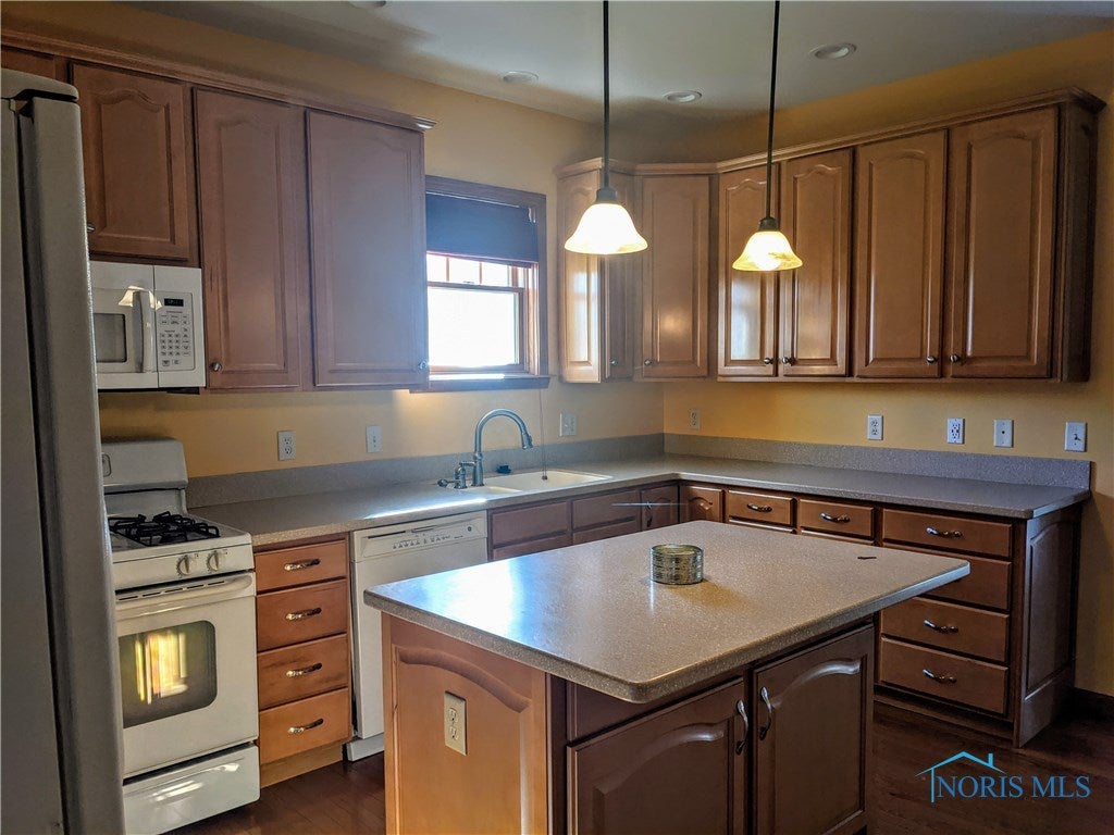 1121 West State Line Road Toledo, OH 43612 - Photo 9 of 43 Gallery Image 9