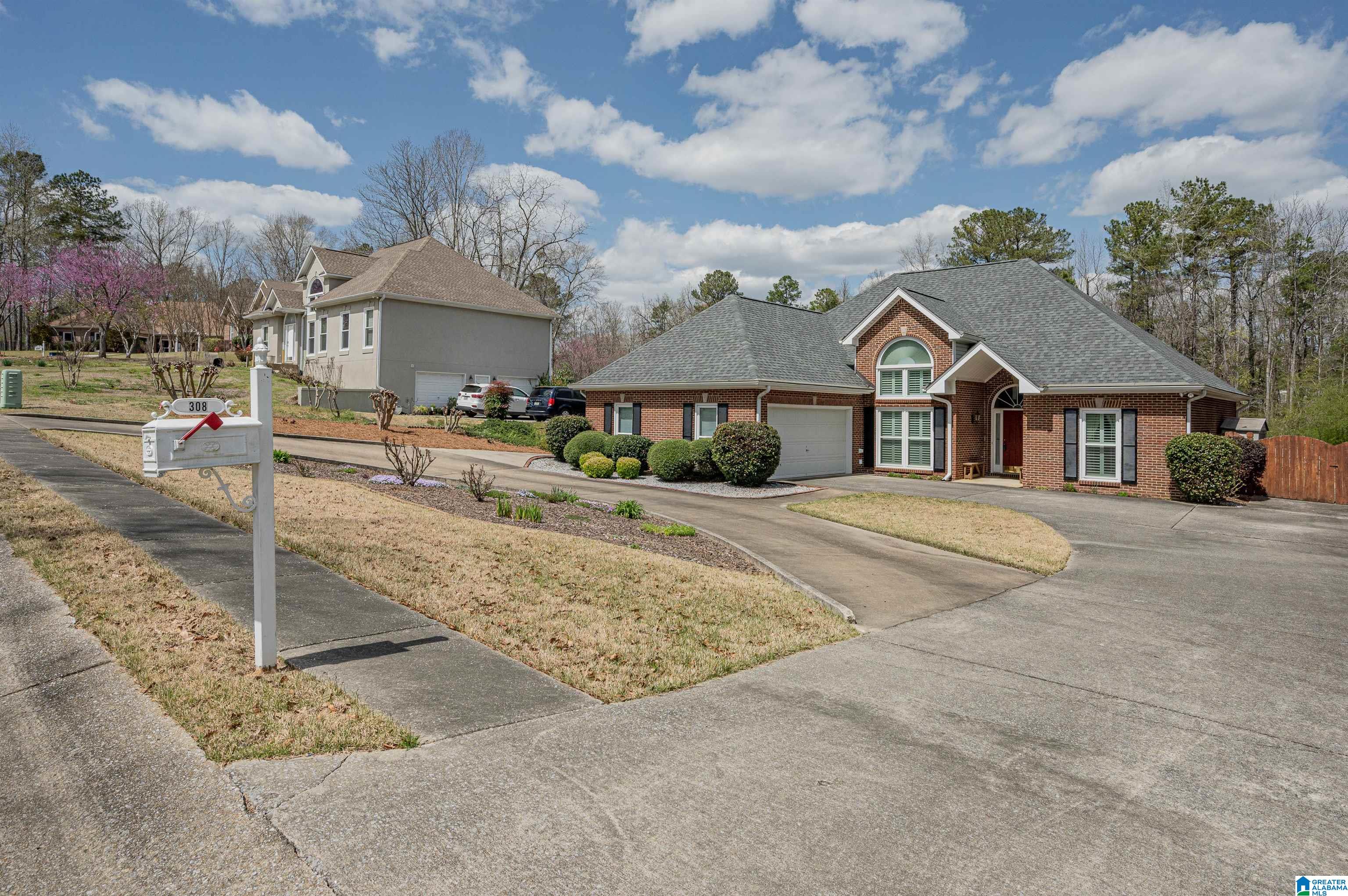 308 Wynlake Circle Alabaster, AL 35007 - Photo 2 of 44