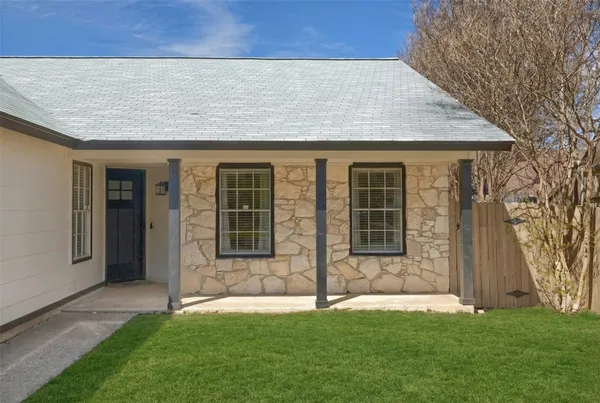 $2,700 | 4500 Sarasota Drive, Austin, TX 78749