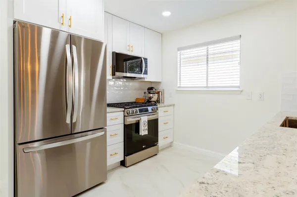 $2,700 | 4500 Sarasota Drive, Austin, TX 78749
