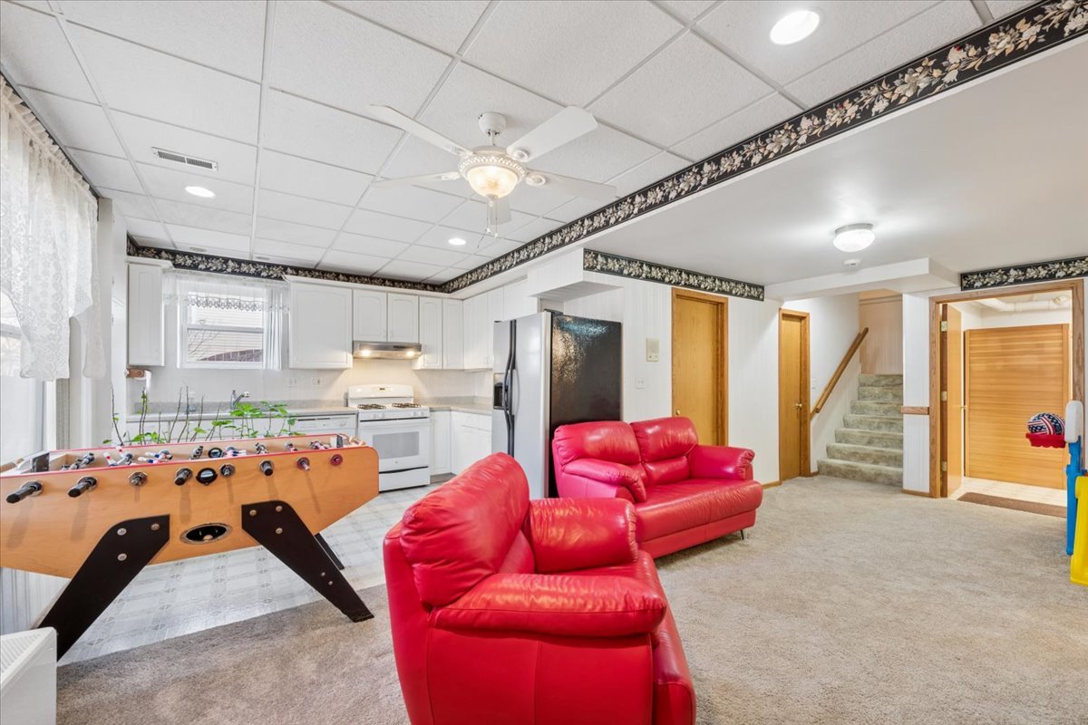 821 Red Barn Lane Elgin, IL 60124 - Photo 17 of 27