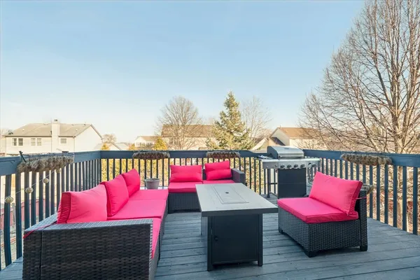 $489,900 | 821 Red Barn Lane, Elgin, IL 60124