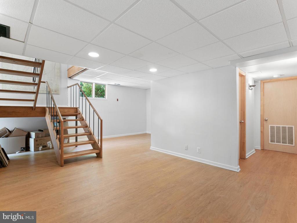 21920 Davis Mill Road Germantown, MD 20876 - Photo 24 of 30 Gallery Image 24