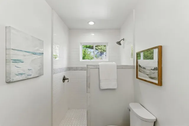 $1,399,000 | 422 Ave Portola, El Granada, CA 94019