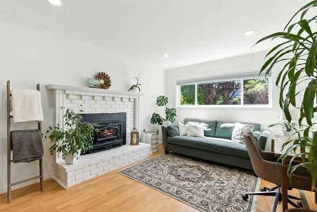 $1,399,000 | 422 Ave Portola, El Granada, CA 94019