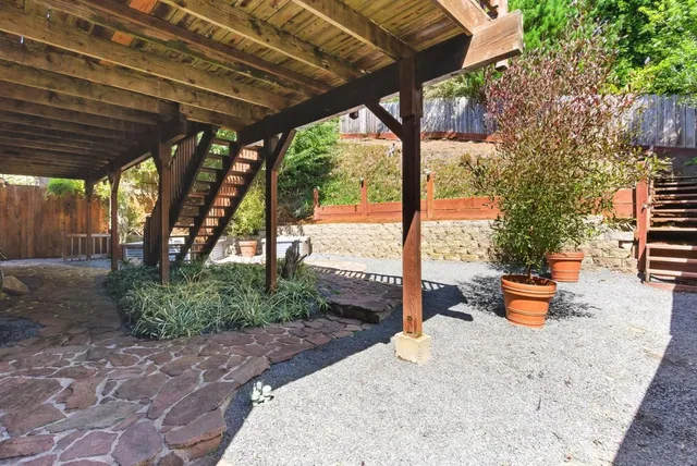 $1,399,000 | 422 Ave Portola, El Granada, CA 94019