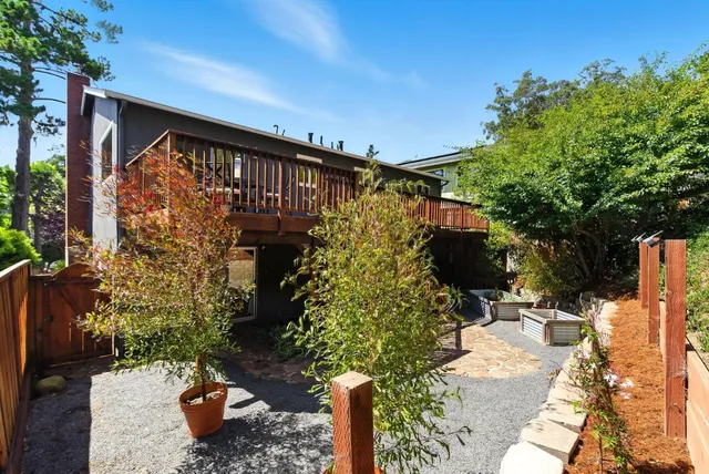 $1,399,000 | 422 Ave Portola, El Granada, CA 94019