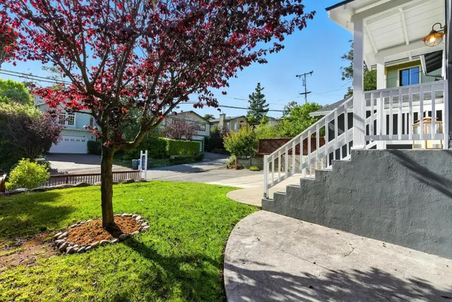 $1,399,000 | 422 Ave Portola, El Granada, CA 94019
